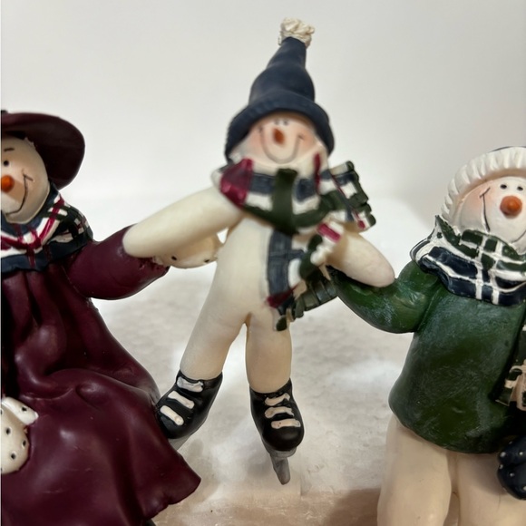 5/$25
Skating Snow Family Shelf Sitter 1pc Resin/Ceramic 5x5” NIB Christmas - Picture 6 of 9